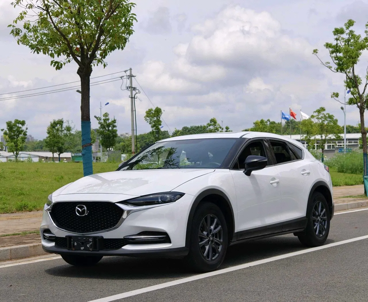 Open image lightbox: Mazda 2020 CX-4 100.00g Drive Blue Sky Exploration Edition Automatic Gear