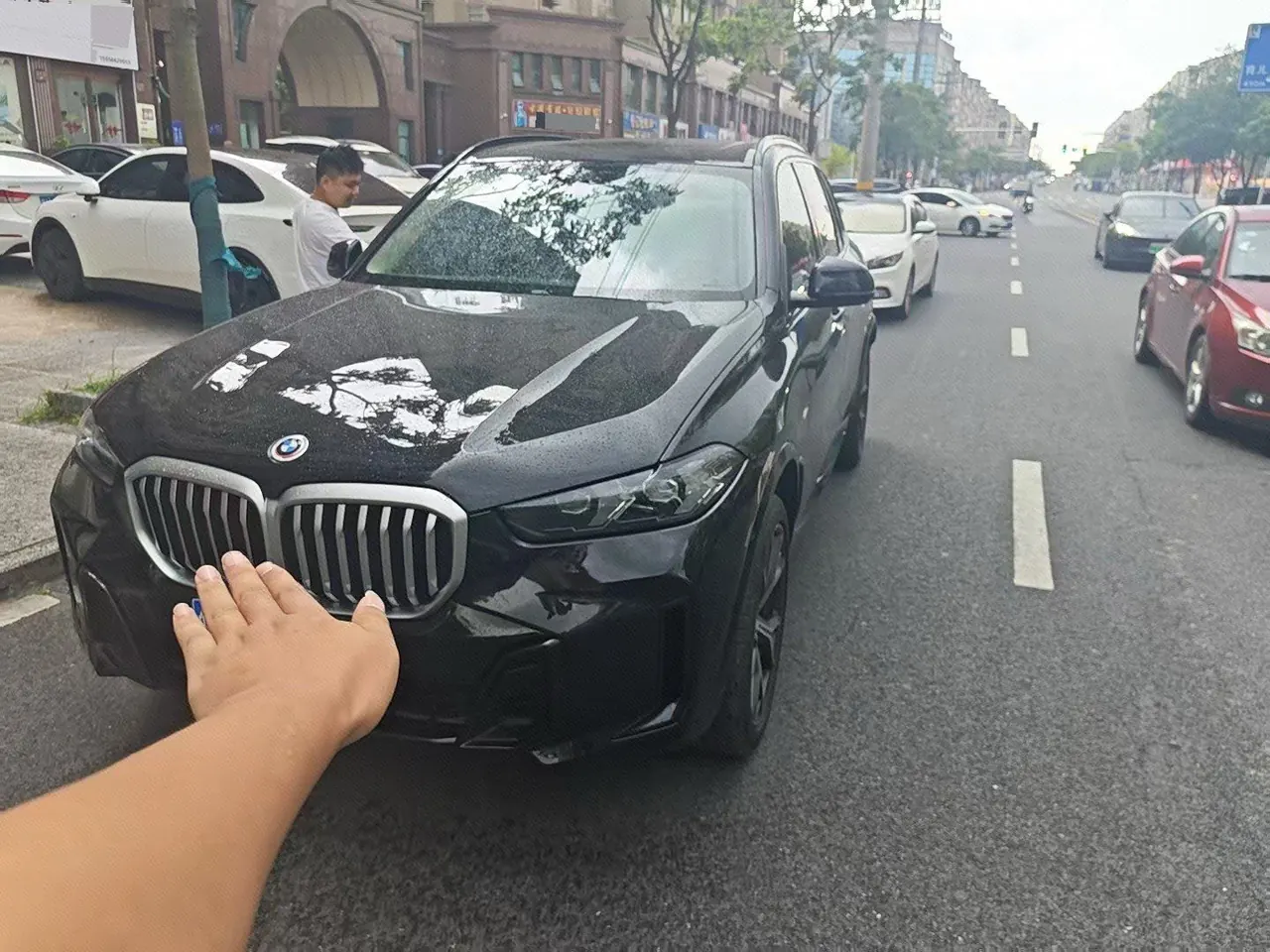 打开图片灯箱:BMW 2023 X5 xDrive30Li 48V 2.0T exclusive m sports obsidian night suit automatic gear