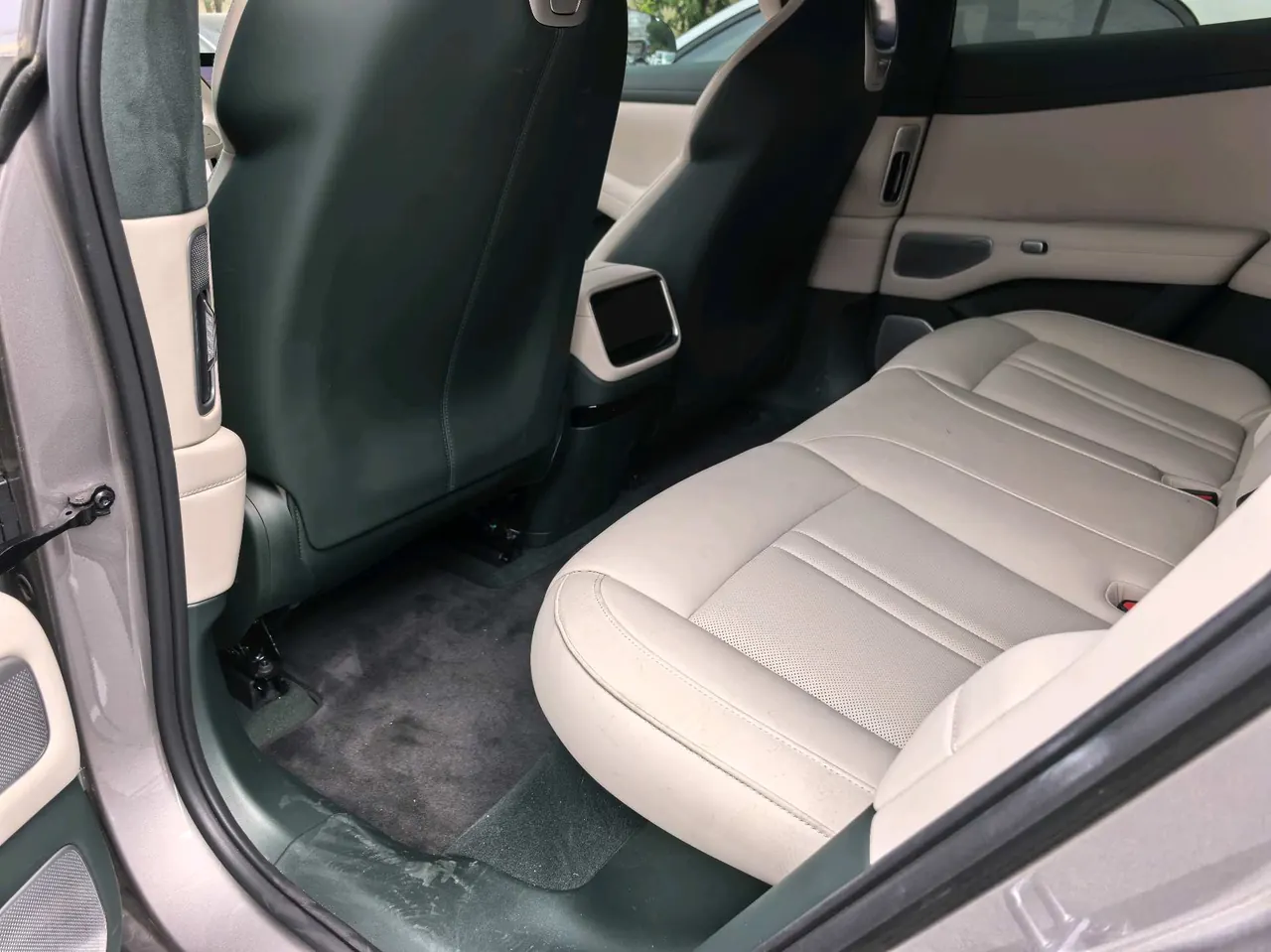 MI 2025 YU7 Long Endurance Rear Drive Automatic Gear 4