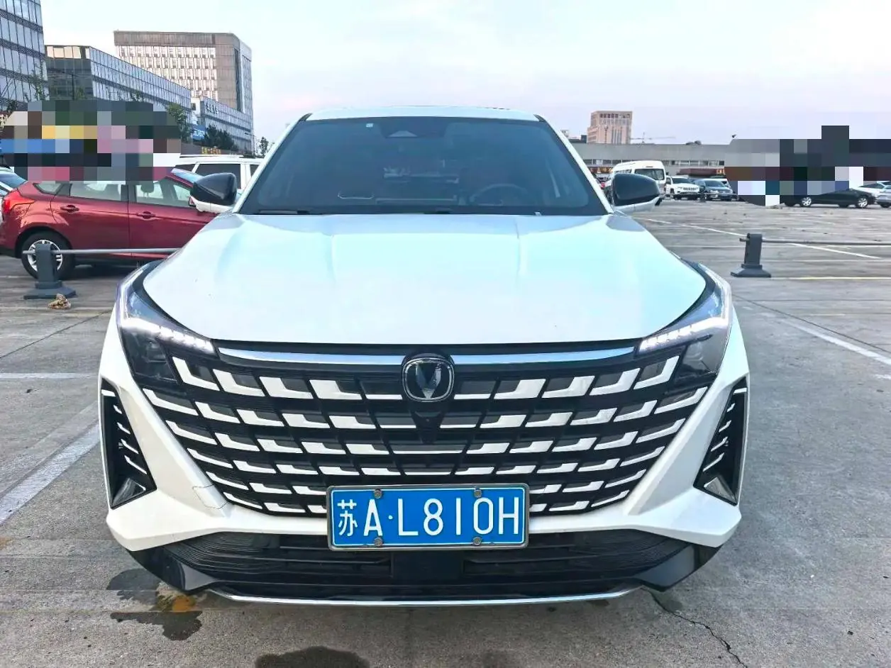 ChangAn 2025 UNI-Z 1.5T 500Bar PRO automatic gear 2