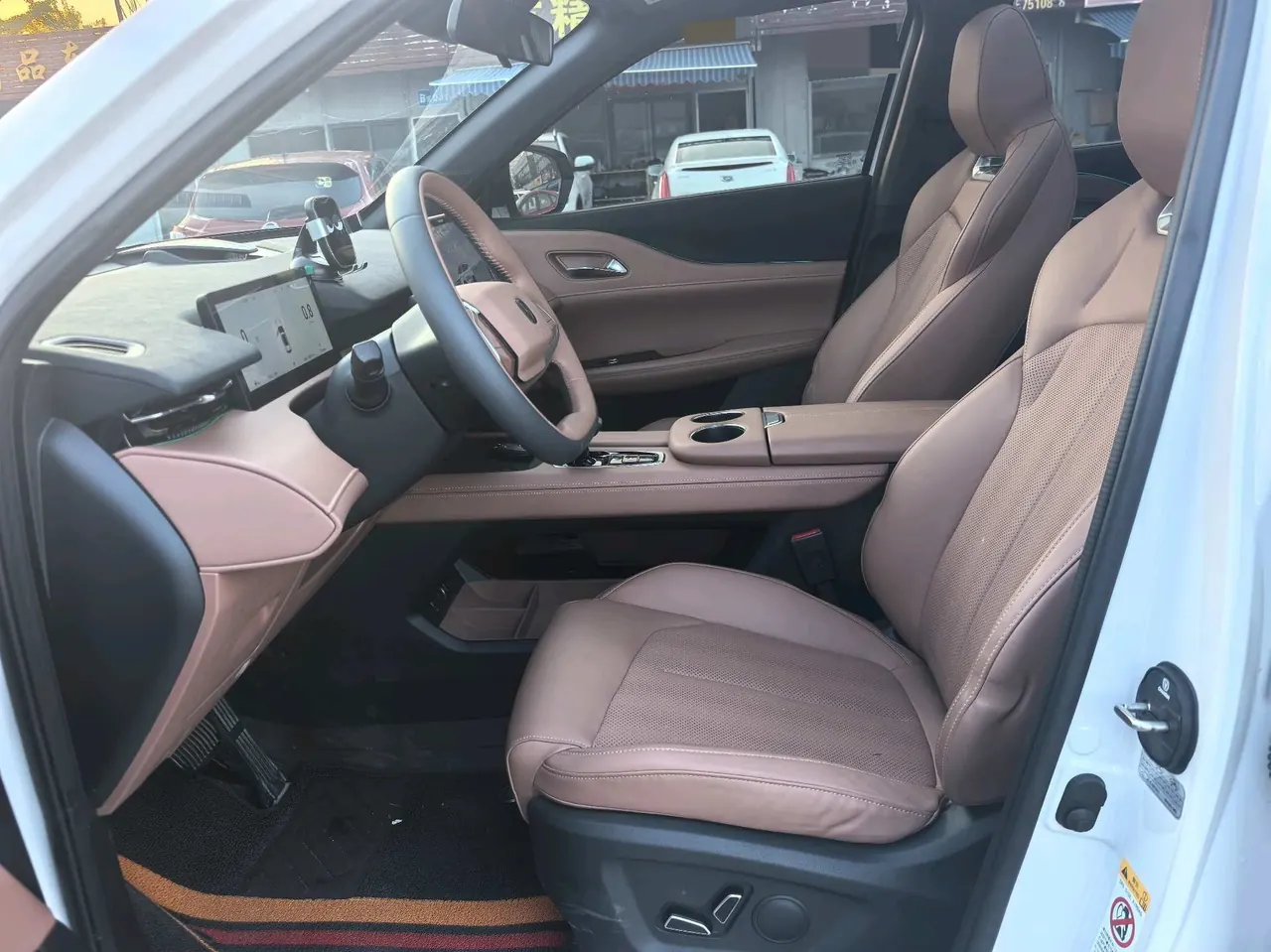 ChangAn 2025 UNI-Z 1.5T 500Bar PRO automatic gear 5