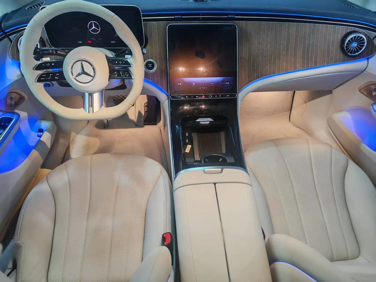 Mercedes Benz 2025 EQE 500 4MATIC EQE 500 4MATIC Pioneer Edition Automatic Gear 3