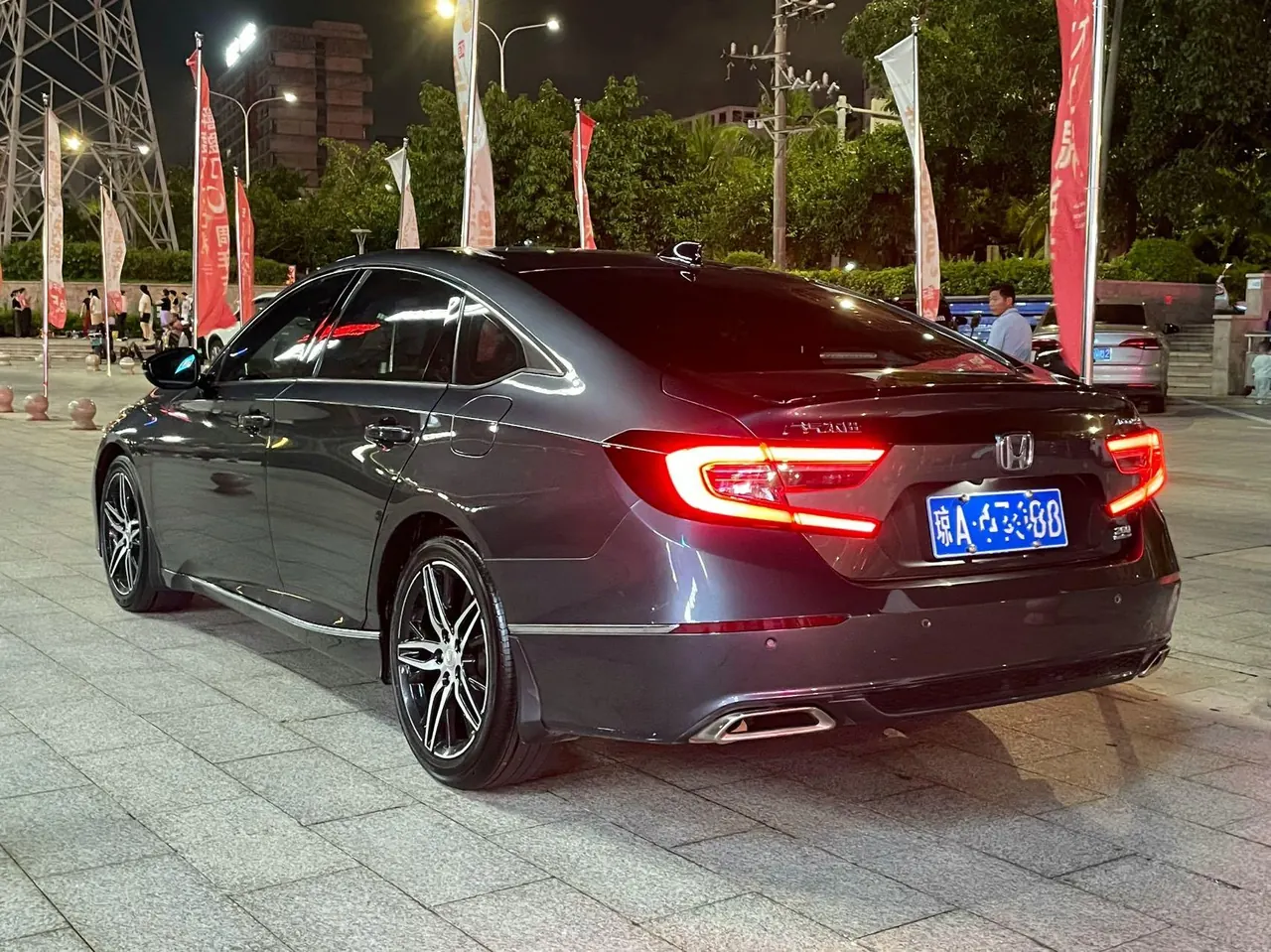 Honda 2022 10th Generation Accord 1.5T Stepless 260TURBO Magic Night Premium Edition Automatic Gear 3