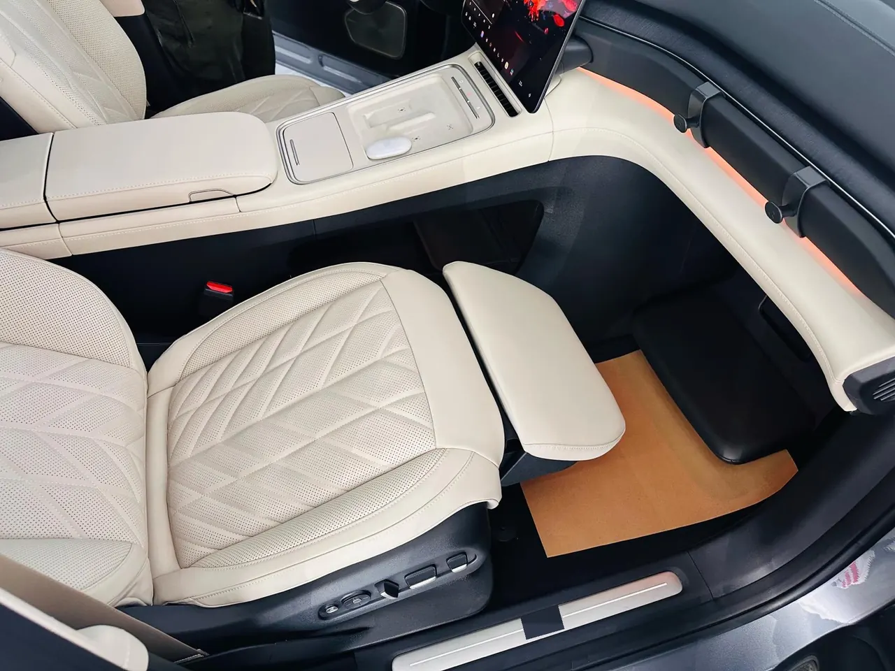 NIO 2025 ES6 75kWh automatic gear 5