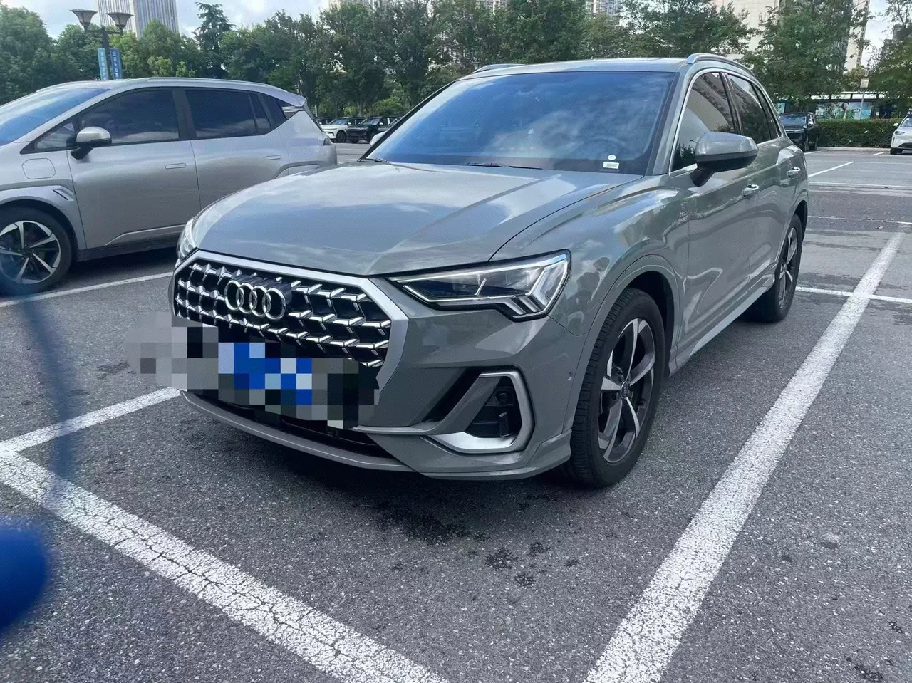 Open image lightbox: Audi 2025 Q3 1.5TFSI 35TFSI 45th Anniversary Collection Edition Quattro Fashion Dynamic Automatic Gear