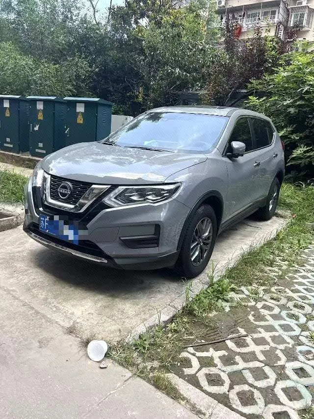 打开图片灯箱:Nissan 2025 Qijun Honor 2.0 Stepless Two-Drive Leading Edition Automatic Transmission
