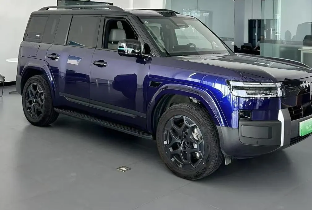 FangChengBao 2025 titanium 7 1.5T stepless 190KM four-wheel drive Ultra version of automatic gear 2