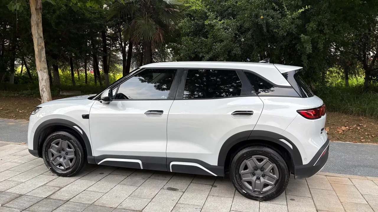 BYD 2025 Yuan UP Smart Driving 401KM Vital Automatic Gear 3