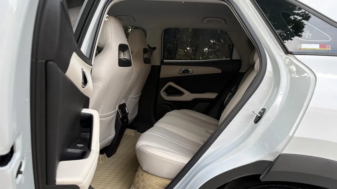 BYD 2025 Yuan UP Smart Driving 401KM Vital Automatic Gear 9