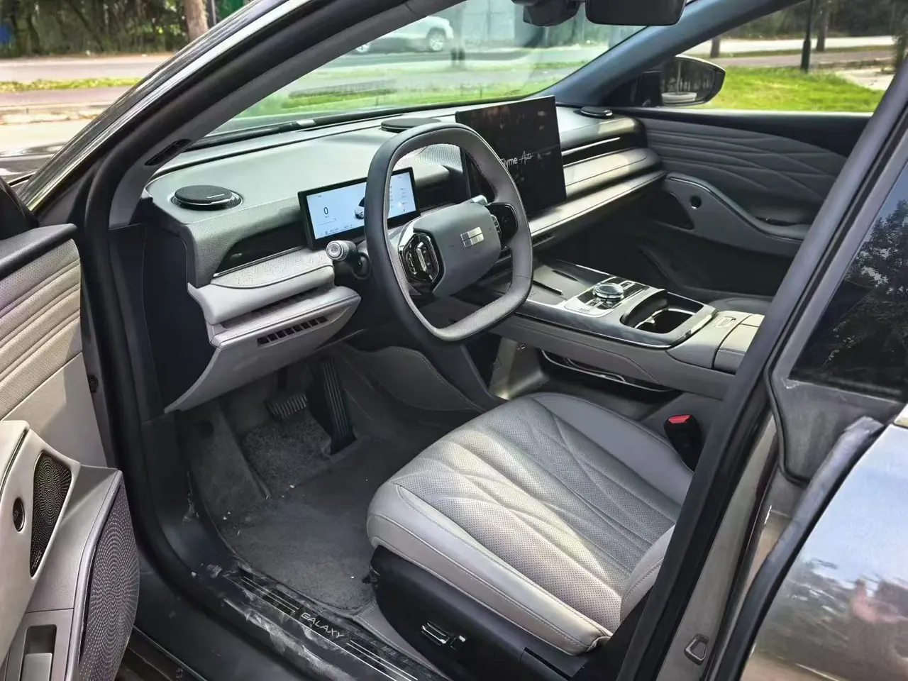 Geely Galaxy 2025 Xingyao 8 EM-i 1.5 130km Premium Edition Automatic Gear 4