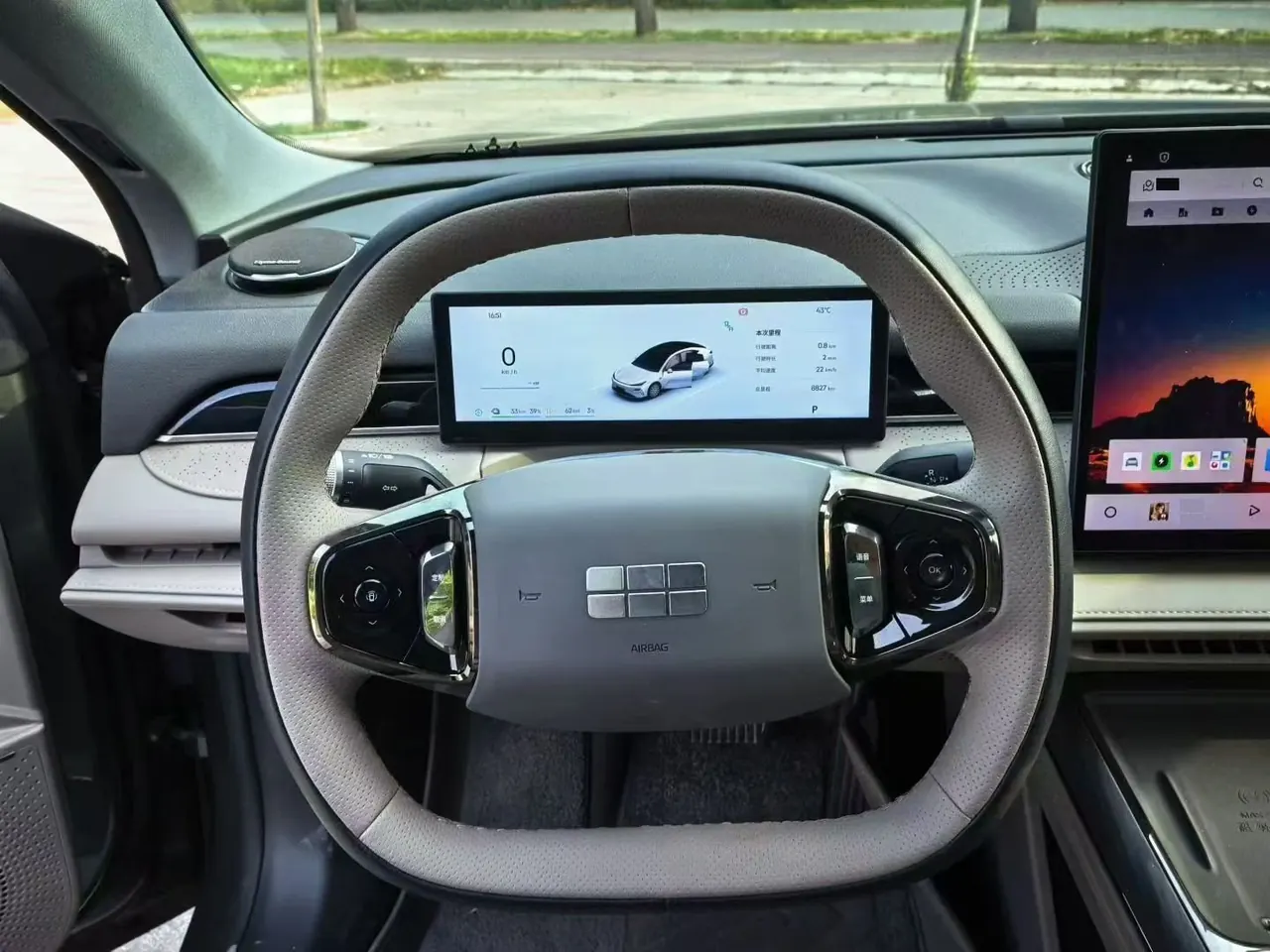 Geely Galaxy 2025 Xingyao 8 EM-i 1.5 130km Premium Edition Automatic Gear 5