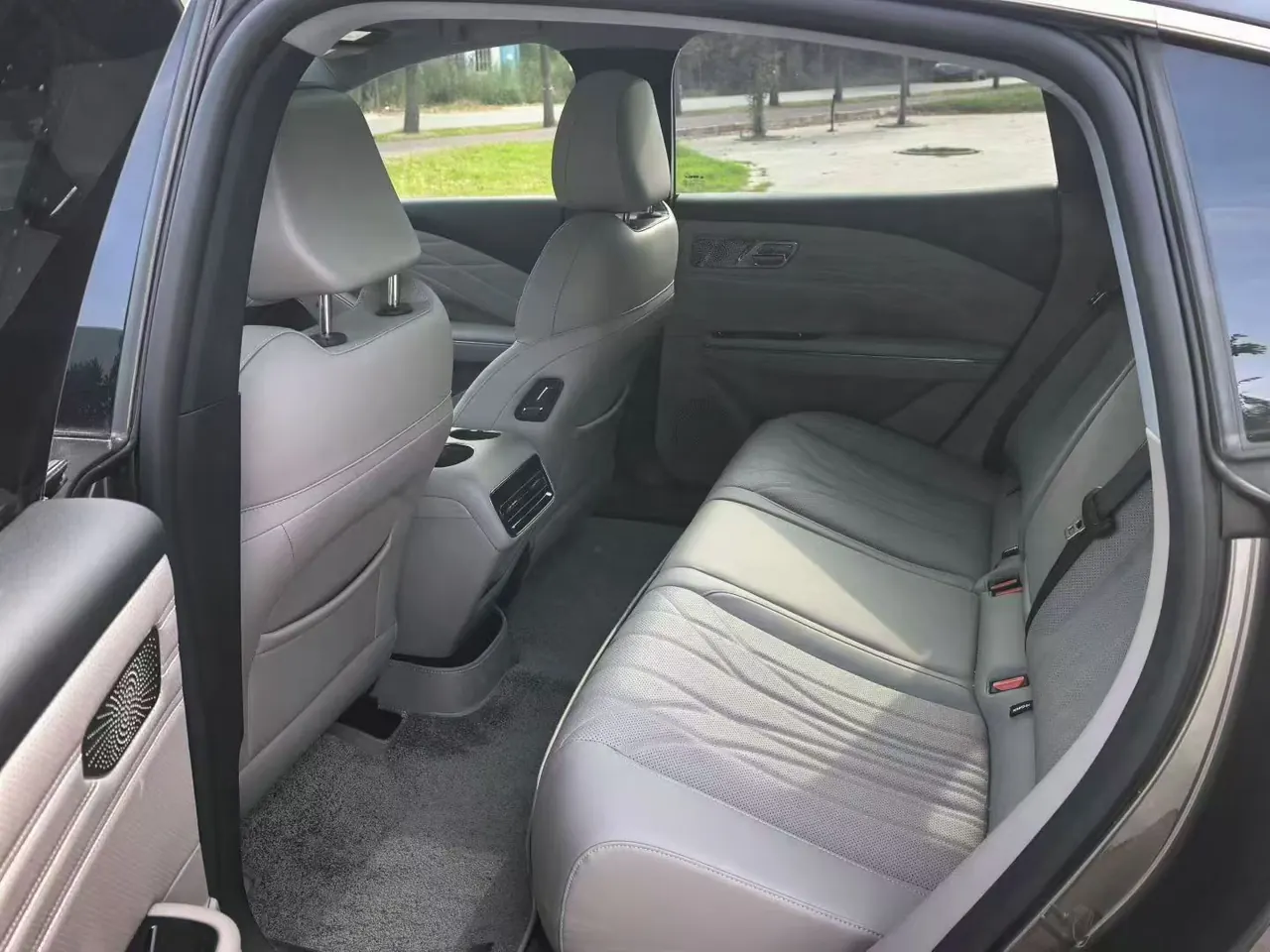 Geely Galaxy 2025 Xingyao 8 EM-i 1.5 130km Premium Edition Automatic Gear 6