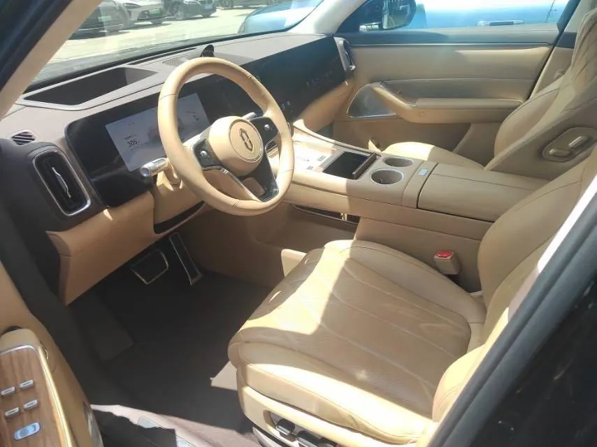 AITO 2025 AITO M8 Ultra 53.4kWh 6-seat automatic gear 2