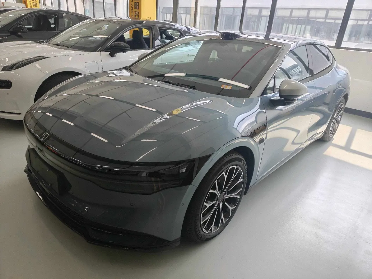 打开图片灯箱:Zeekr 2025 Zeekr 007 Long Endurance Rear Drive Smart Driving Edition 100kWh Automatic Transmission