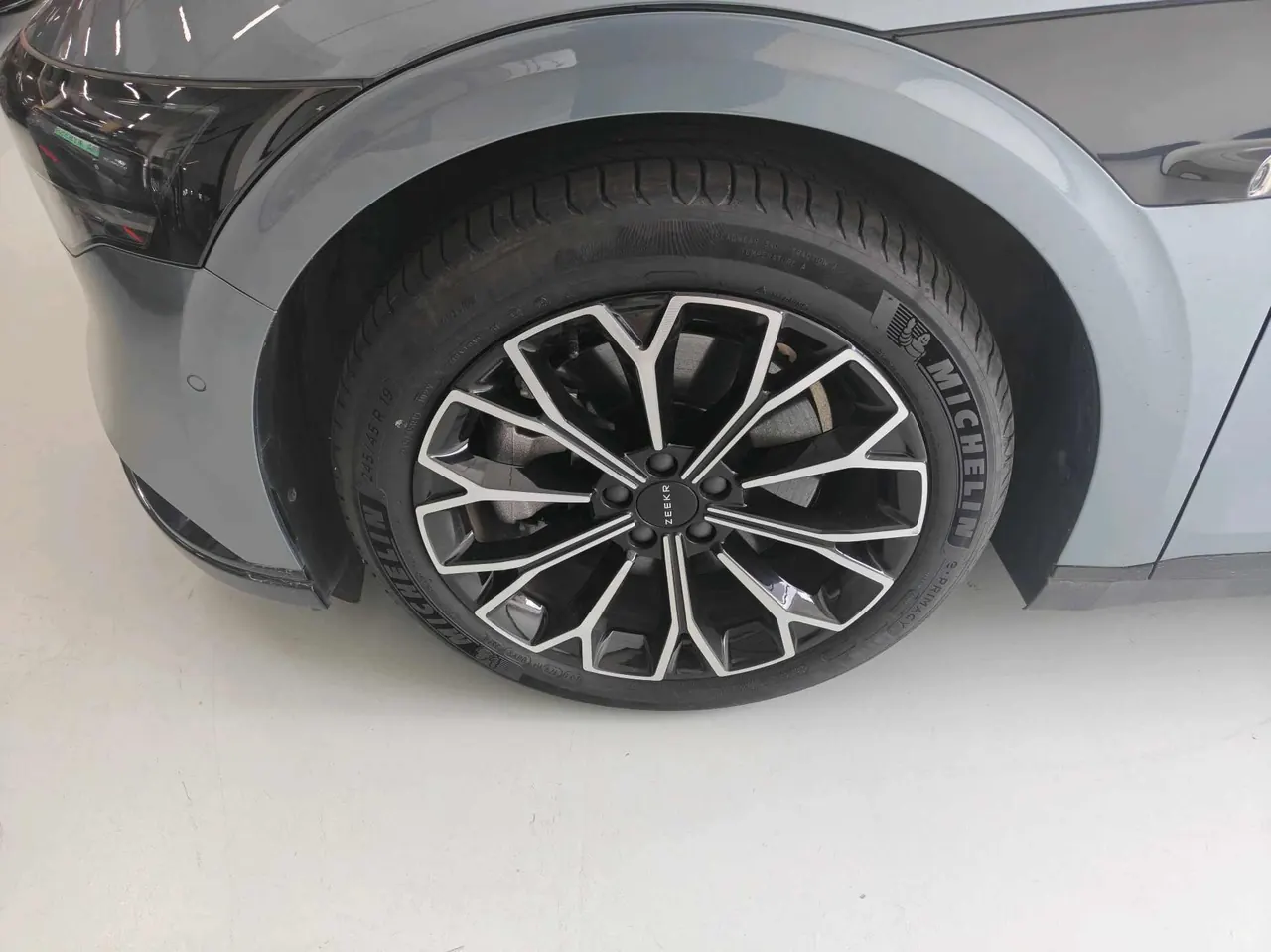 Zeekr 2025 Zeekr 007 Long Endurance Rear Drive Smart Driving Edition 100kWh Automatic Transmission 2