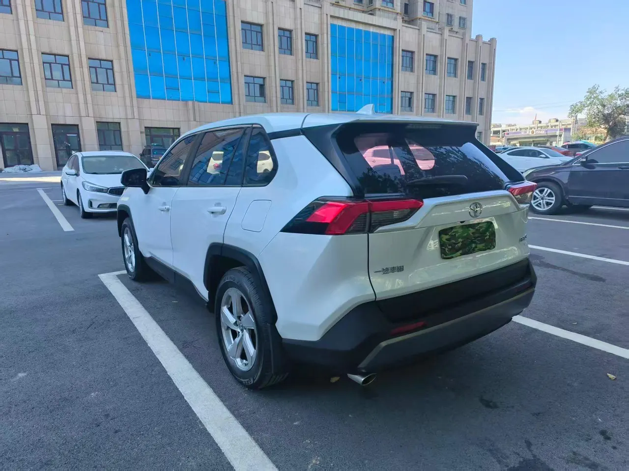 Toyota 2021 RAV4 Rongbo 2.0 Stepless Two-Drive Fashion Edition Automatic Gear 4