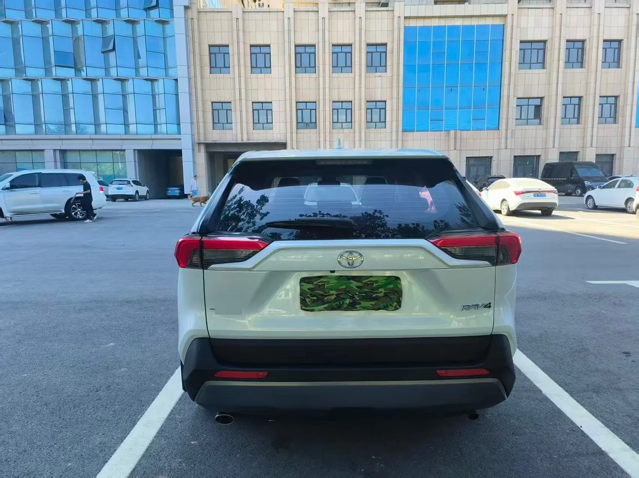 Toyota 2021 RAV4 Rongbo 2.0 Stepless Two-Drive Fashion Edition Automatic Gear 5