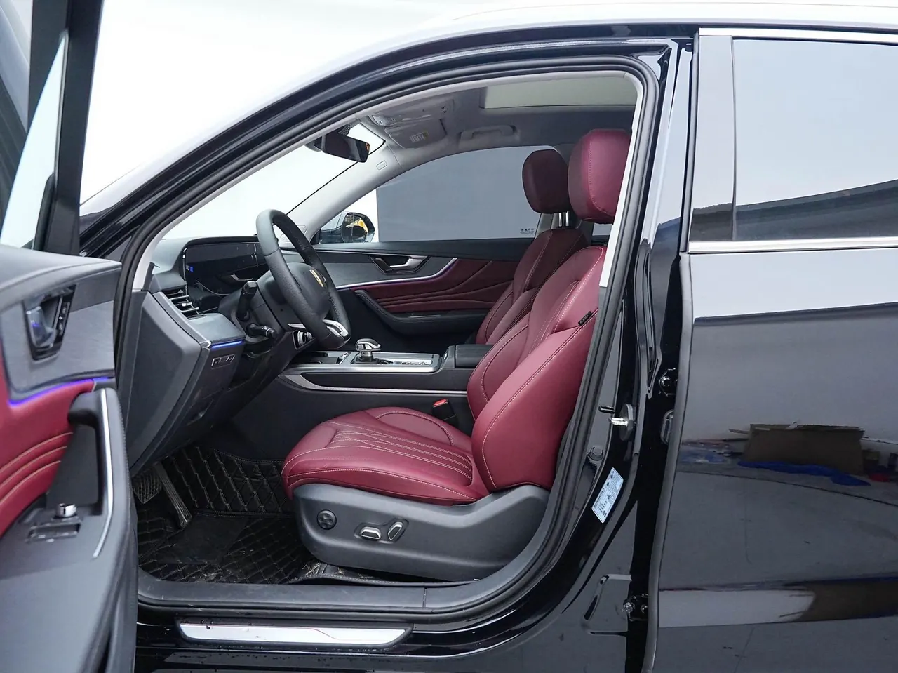 HongQi 2025 HS5 2.0T Two-Drive Flag Enjoy Pro Edition Automatic Gear 7