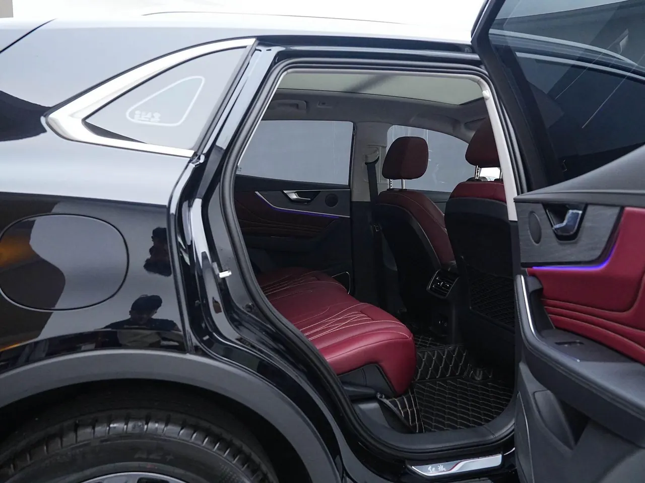 HongQi 2025 HS5 2.0T Two-Drive Flag Enjoy Pro Edition Automatic Gear 8