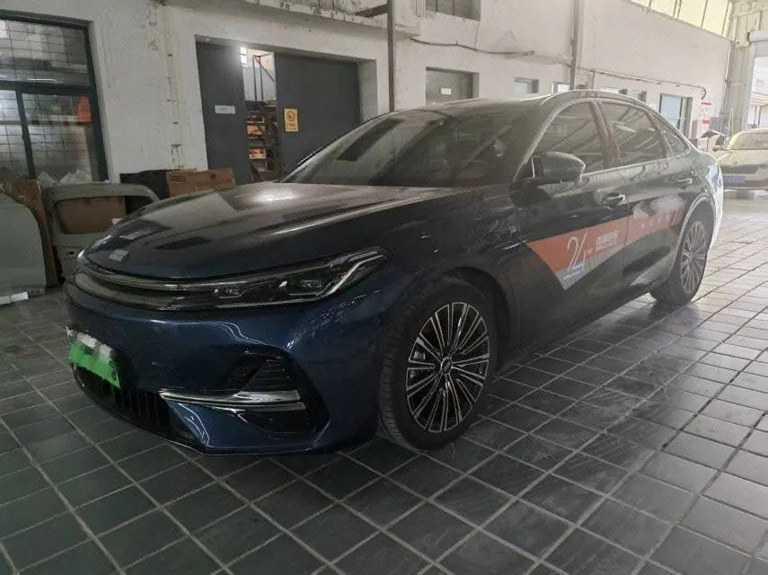 打开图片灯箱:Geely Galaxy 2025 A7 EM-i 1.5 150km Starship Edition Automatic Gear
