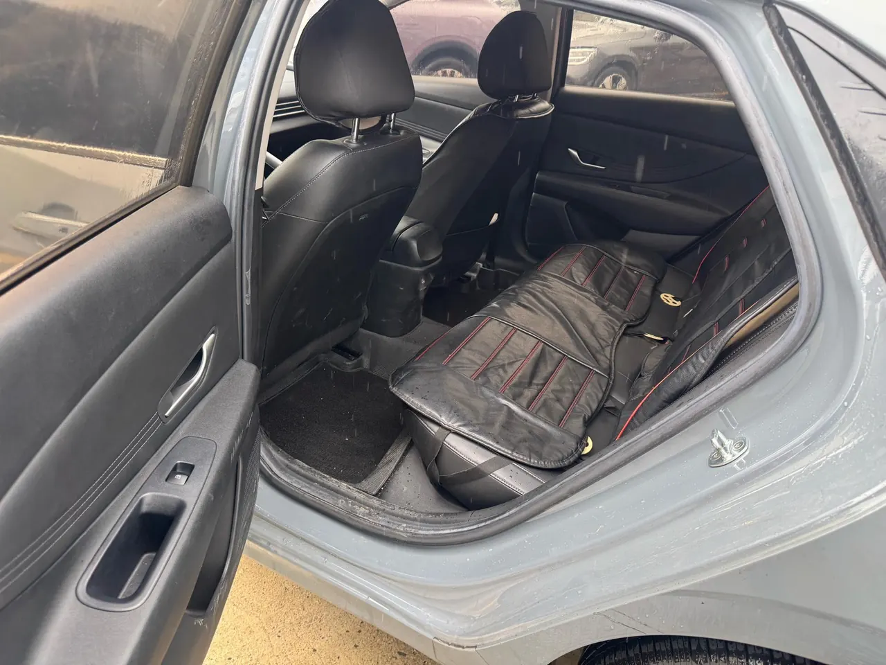 Hyundai 2021 Elantra -3-compartment 1.5 stepless LUX premium automatic gear 3