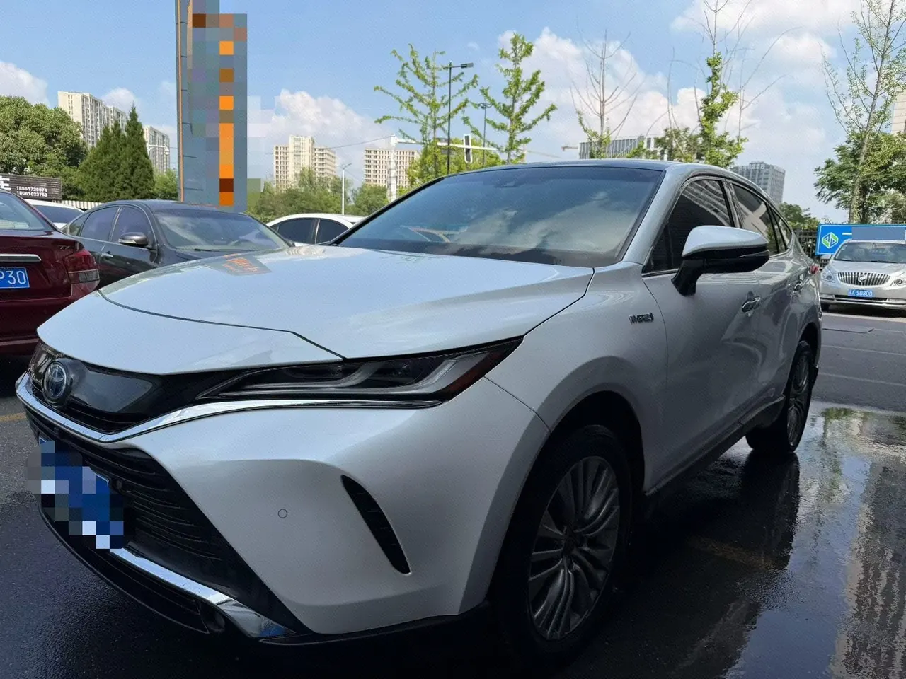 Toyota 2022 LingFang Dual Engine 2.5 Stepless Four-wheel Drive Premium Edition Automatic Gear - View 1