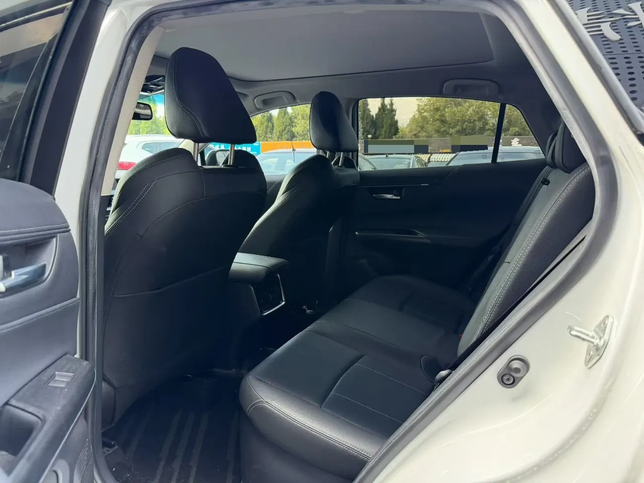 Toyota 2022 LingFang Dual Engine 2.5 Stepless Four-wheel Drive Premium Edition Automatic Gear 6
