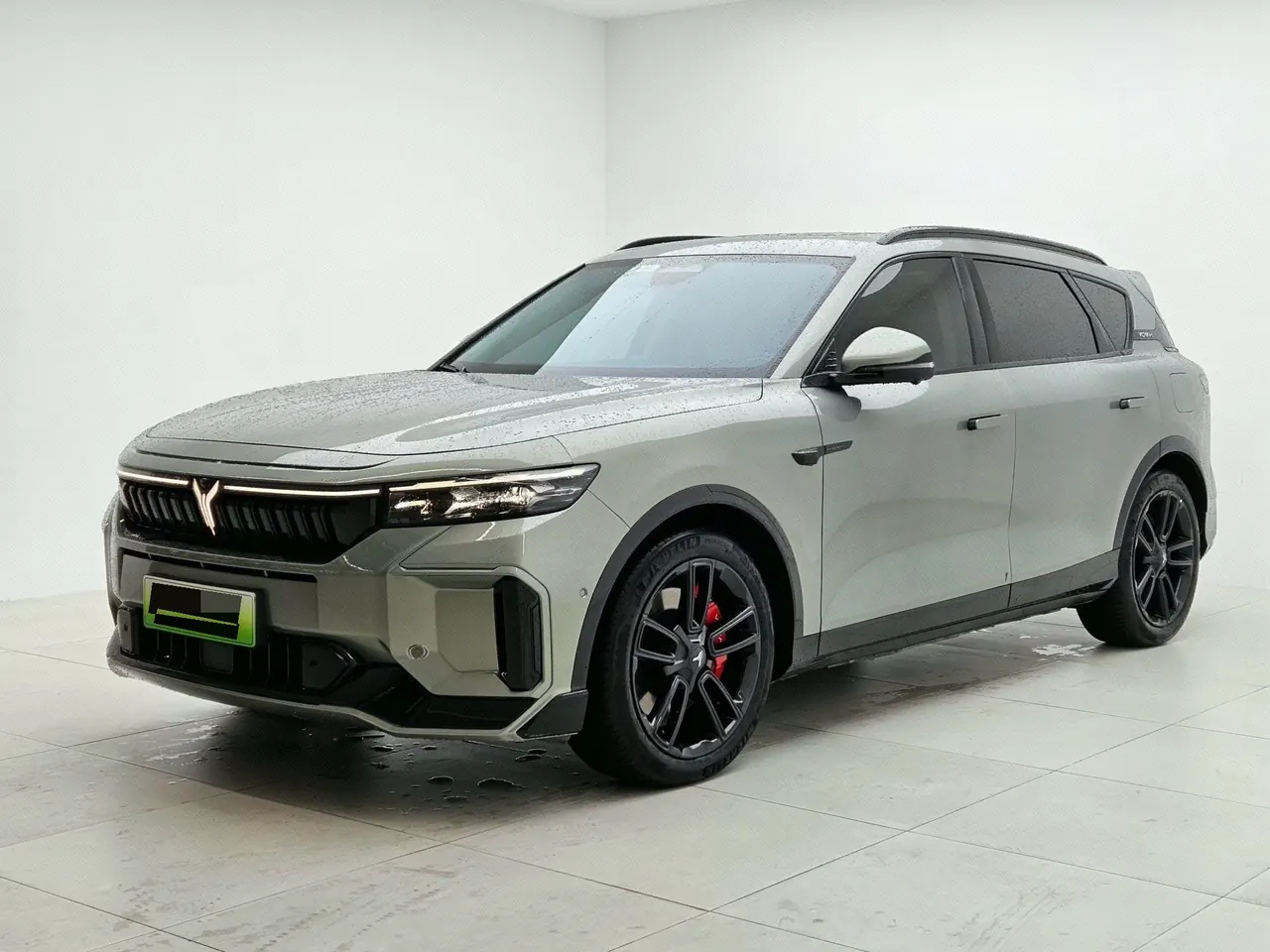 打开图片灯箱:Voyah 2025 FREE 318 259km Four-wheel Drive Exploration Edition Automatic Gear