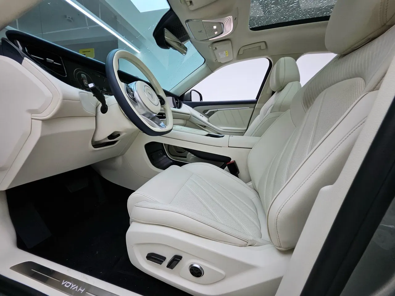 Voyah 2025 FREE 318 259km Four-wheel Drive Exploration Edition Automatic Gear 5
