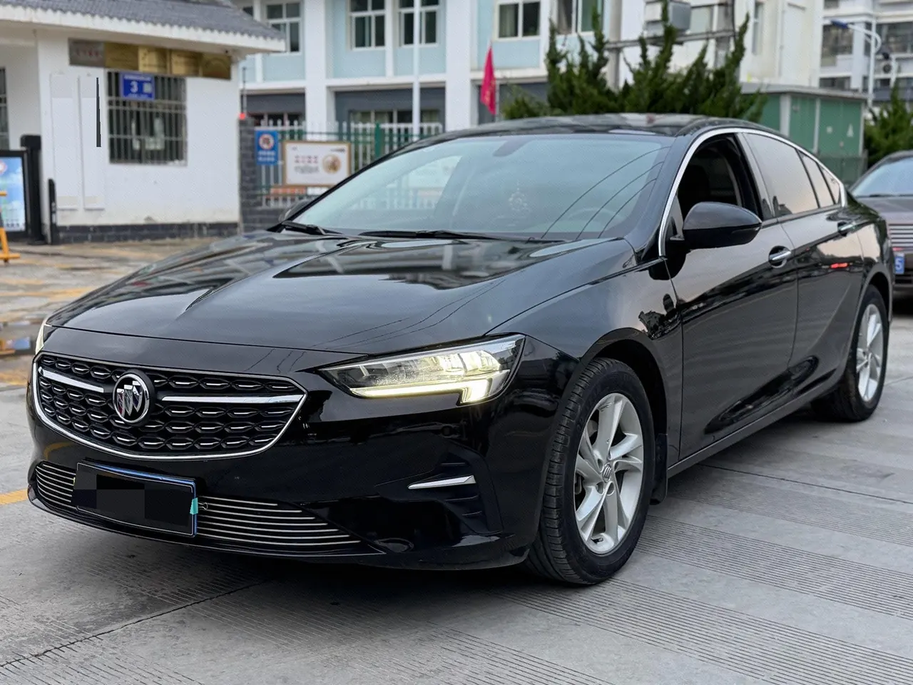 Open image lightbox: Buick 2020 Regal 1.5T 552T Elite Automatic Gear