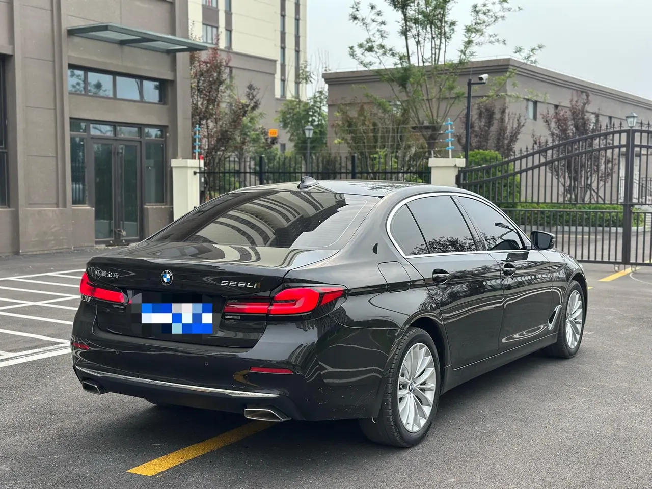 BMW 5 Series 2021 525Li 2.0T Luxury Suit Automatic Gear 9