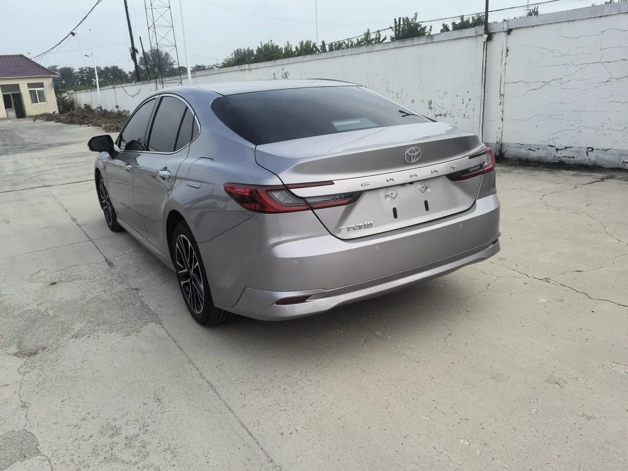 Toyota 2025 Camry Dual Engine 2.0HG Stepless Brilliant Edition Automatic Gear 4