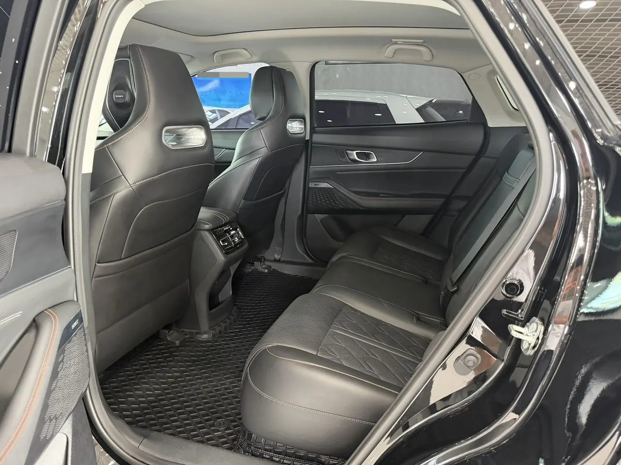 ChangAn 2021 UNI-K 2.0T 4-wheel drive distinguished automatic transmission 5