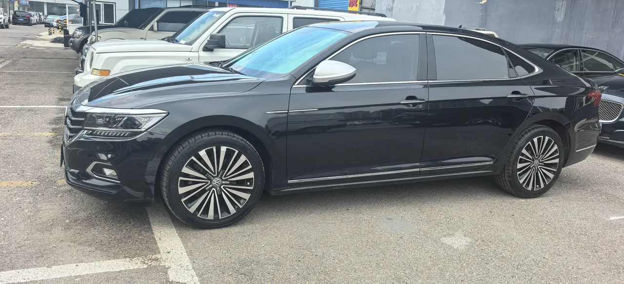 Volkswagen 2020 Passat 2.0TSI 330TSI Deluxe Edition Automatic 5