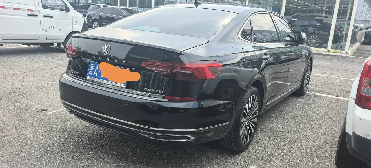 Volkswagen 2020 Passat 2.0TSI 330TSI Deluxe Edition Automatic 6