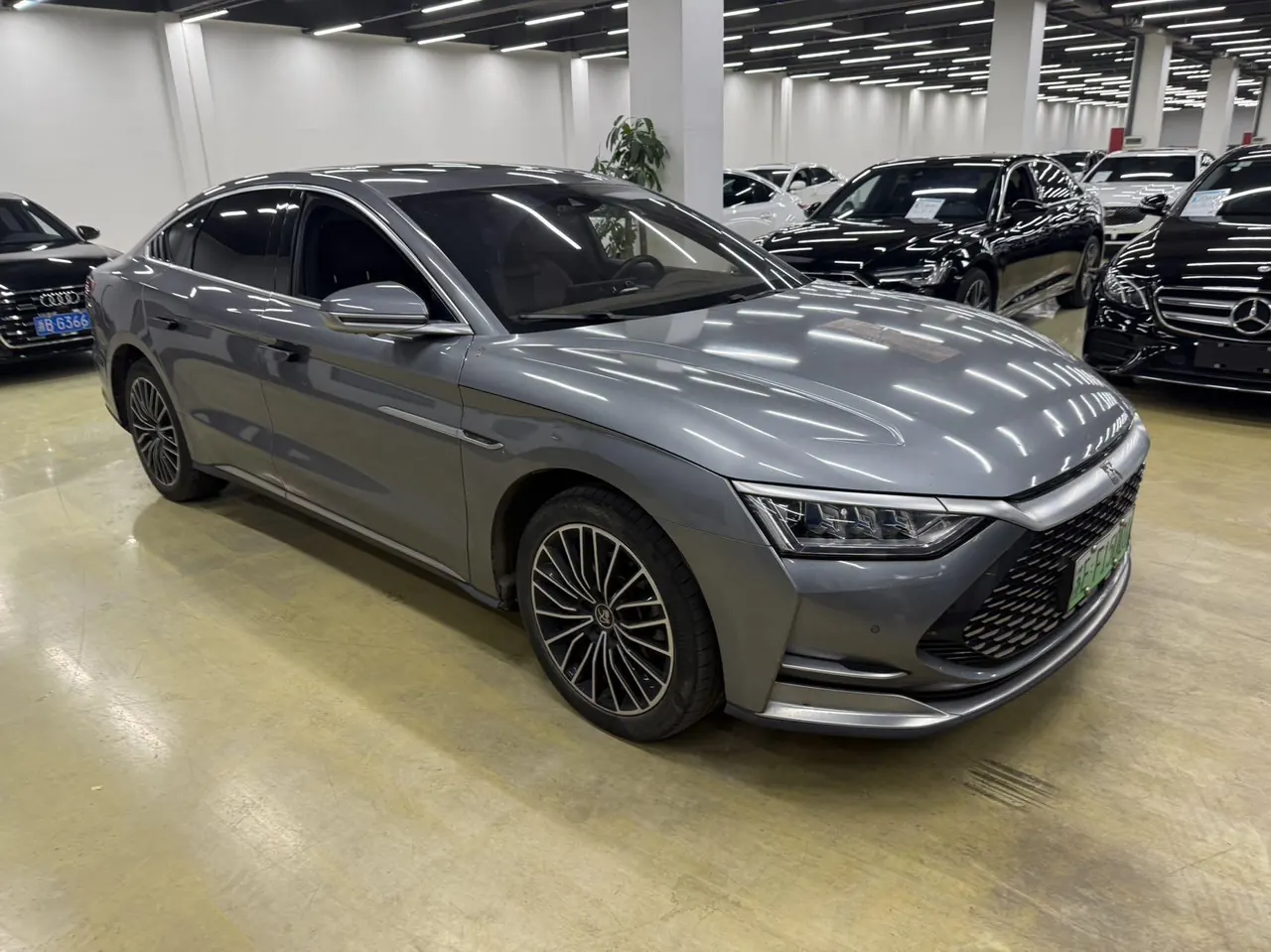 BYD 2020 Han DM 2.0T four-wheel drive performance version luxury automatic gear 2