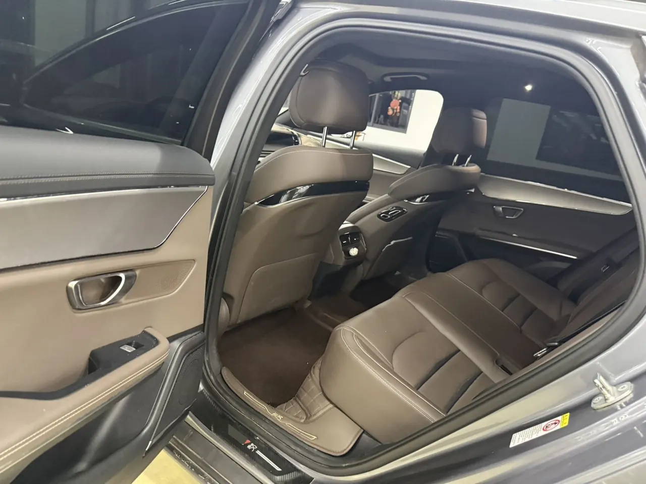 BYD 2020 Han DM 2.0T four-wheel drive performance version luxury automatic gear 4