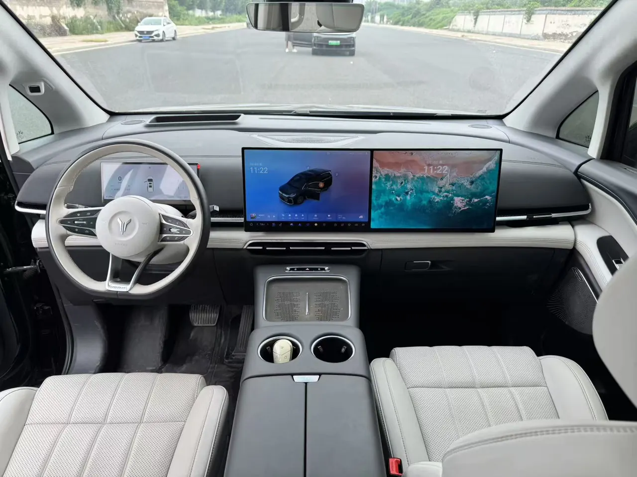 Voyah 2025 dreamers PHEV 1.5T four-wheel drive distinguished Kunpeng version automatic gear 6