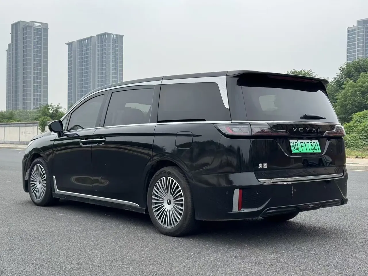 Voyah 2025 dreamers PHEV 1.5T four-wheel drive distinguished Kunpeng version automatic gear 7