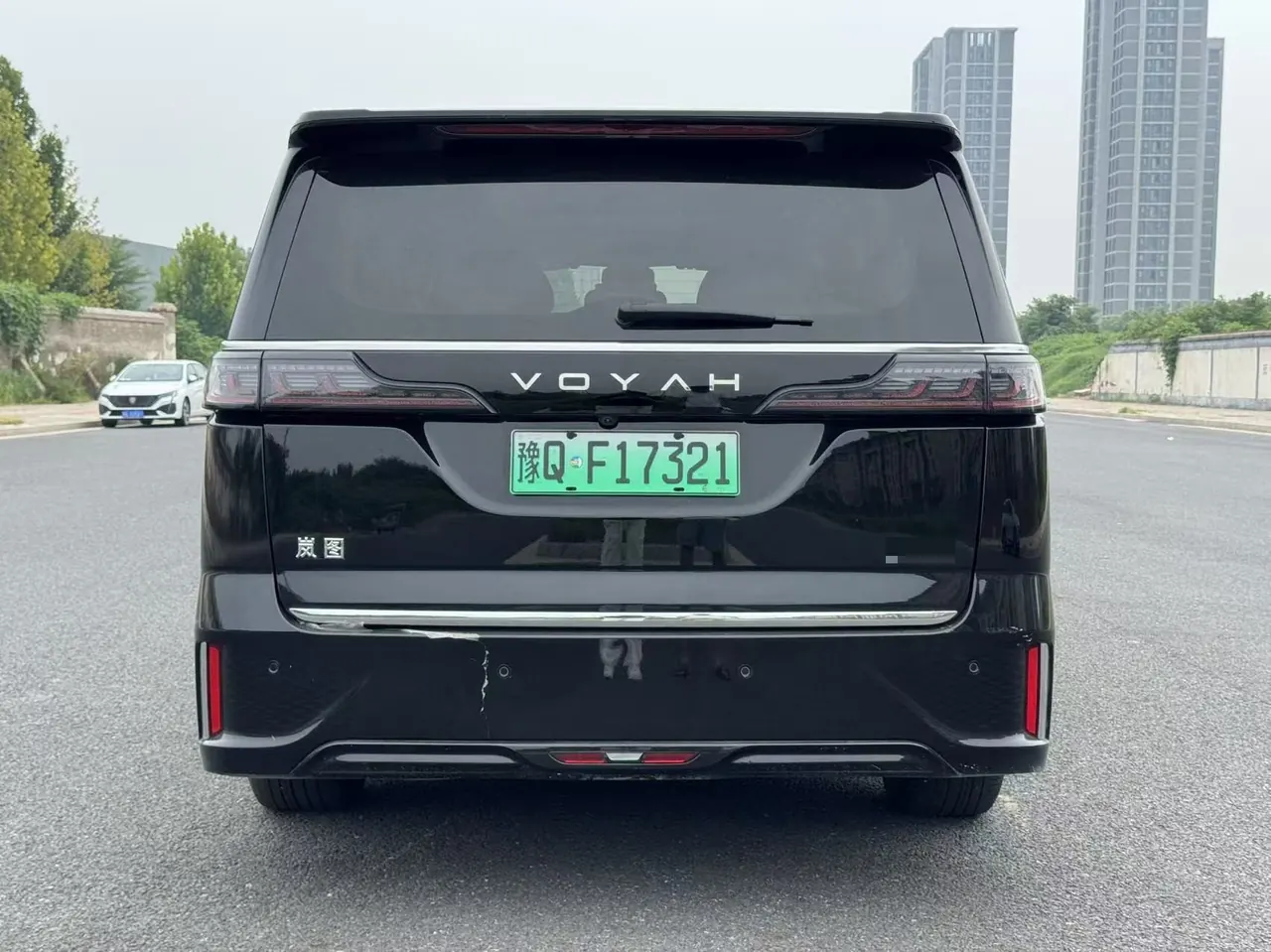 Voyah 2025 dreamers PHEV 1.5T four-wheel drive distinguished Kunpeng version automatic gear 8