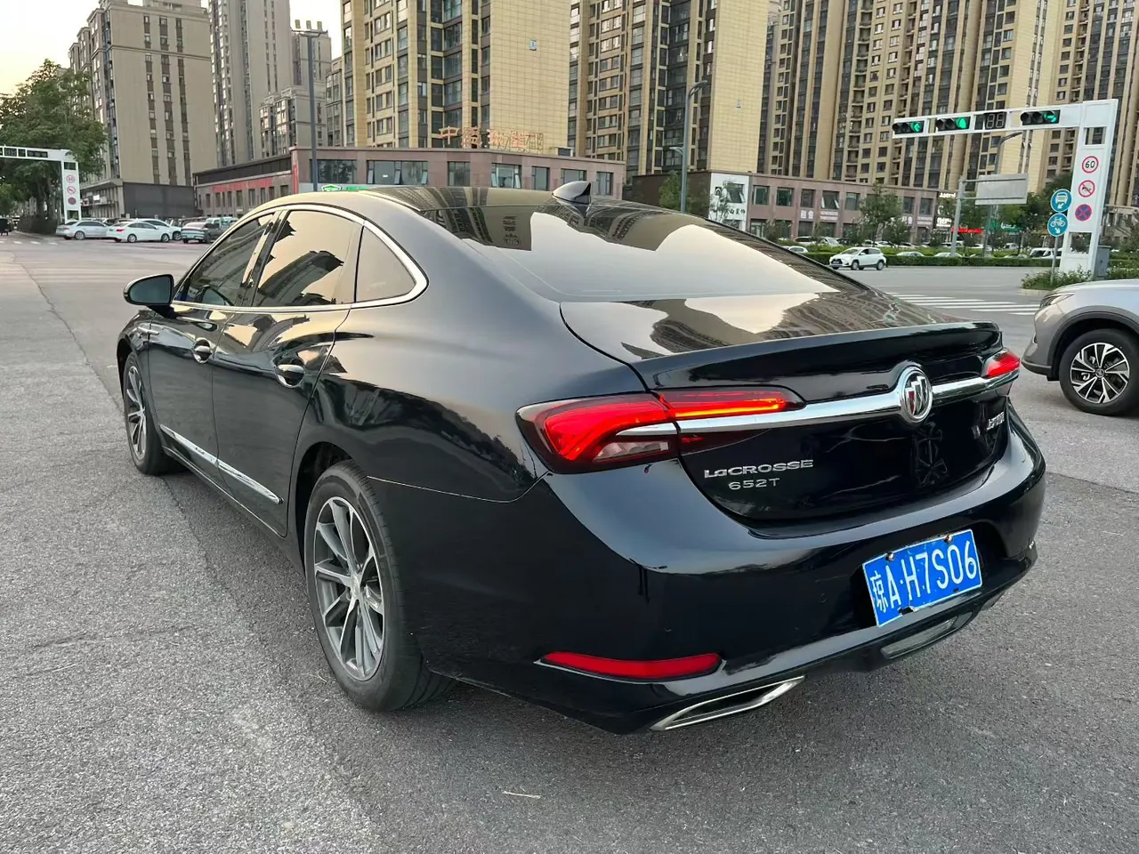 Buick 2021 LaCrosse 2.0T 652T Luxury Automatic 5