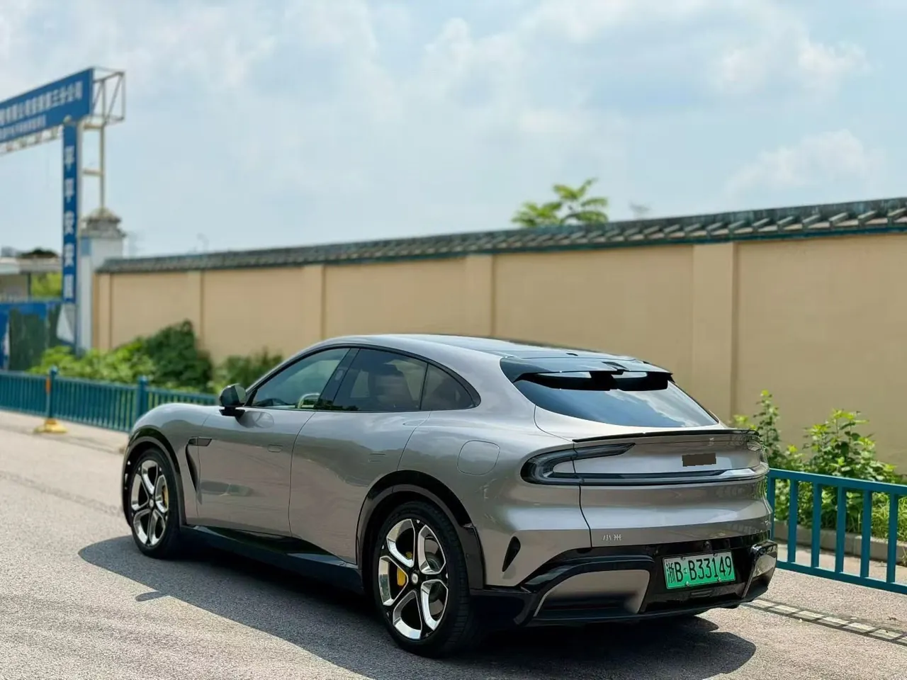 MI 2025 YU7 Long Endurance Four-wheel Drive Pro Edition Automatic Gear 7