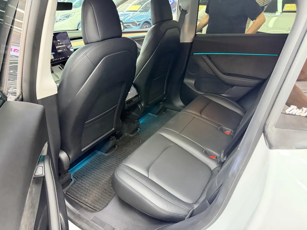 Tesla 2021 Model Y Standard Endurance Rear Drive Automatic Gear 4
