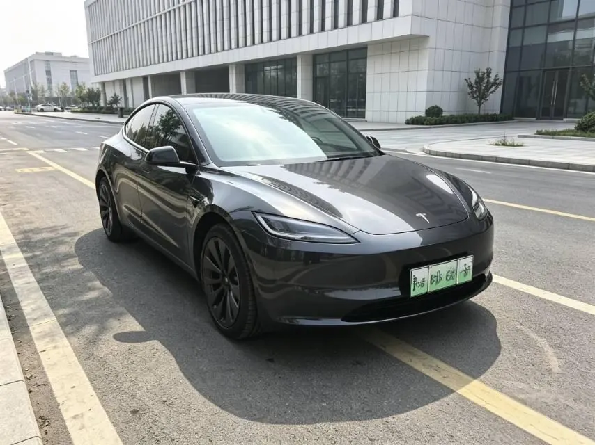 Tesla 2023 Model 3 Rejuvenation Edition Rear Wheel Drive Automatic Transmission 2