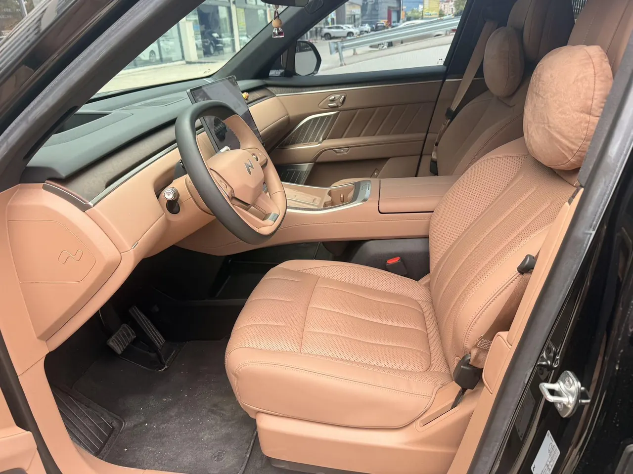 ONVO 2025 L90 Ultra Six‑Seater Automatic 3