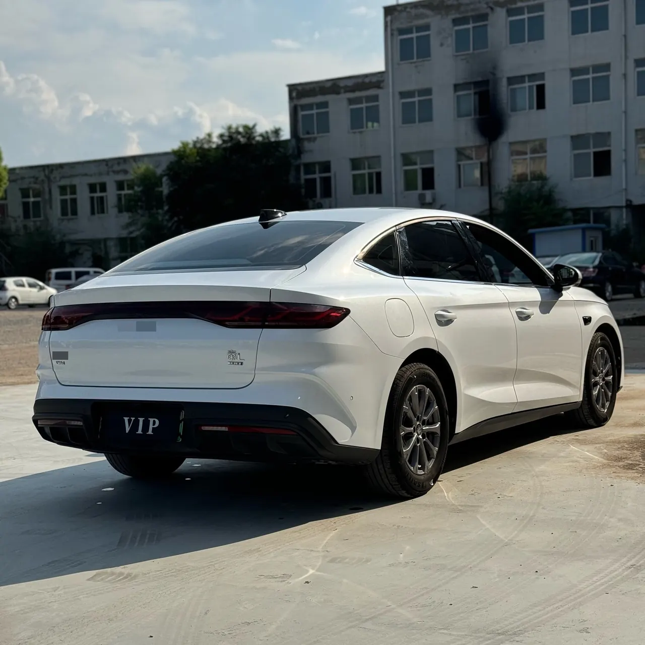 BYD 2025 Qin L DM-i 1.5 stepless smart driving version 80KM leading automatic gear 6