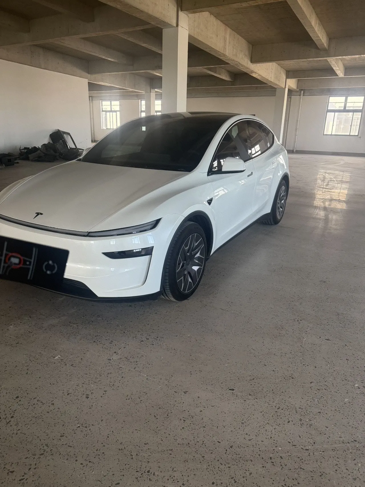 Open image lightbox: Tesla 2025 Model Y L Long Endurance All-Wheel Drive Automatic Transmission
