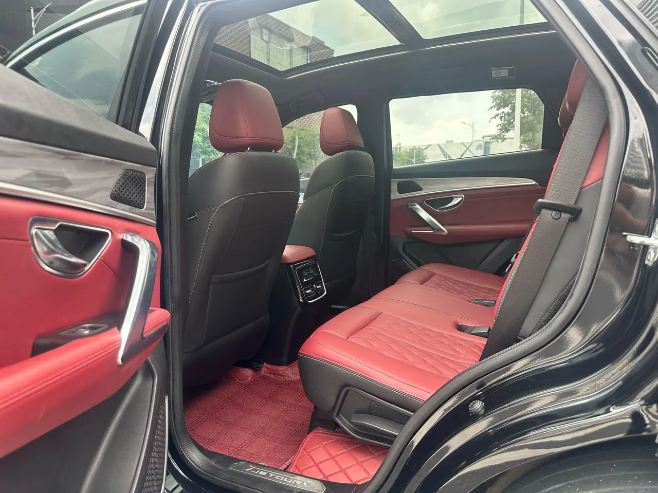 Jetour 2023 X70 PLUS 1.5T Brave PLUS5 Automatic Gear 6