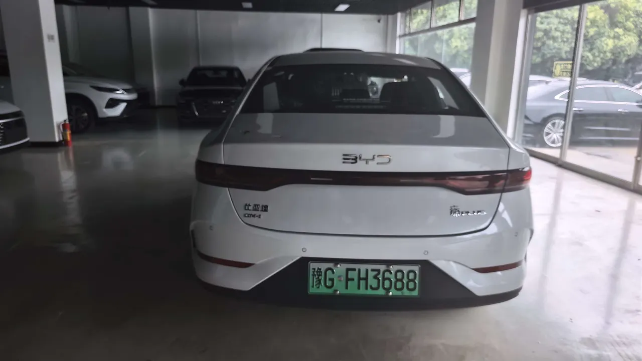 BYD 2026 Qin PLUS DM-i 1.5 CVT 128km Entry-Level Automatic 5
