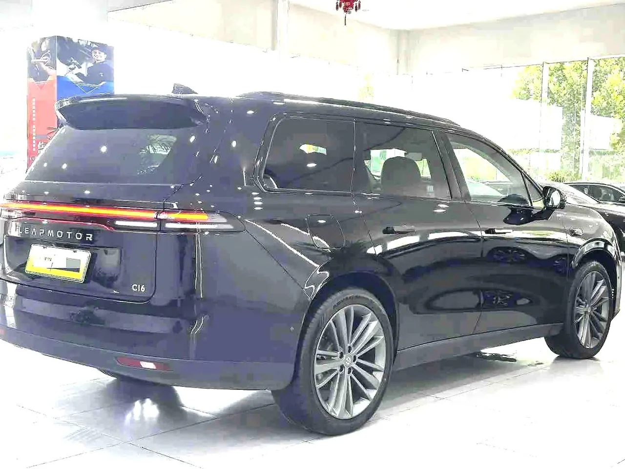Leapmotor 2026 C 16 280 Laser Radar Zhizun Edition 6-seat Automatic Gear 3